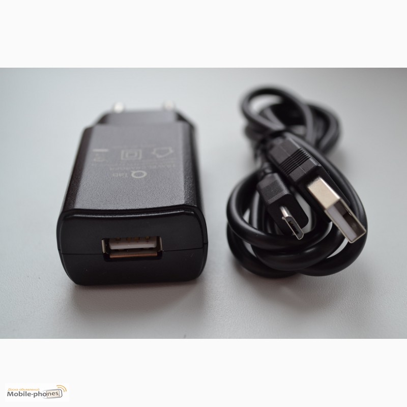Фото 3. Универсальное зарядное устройство с USB разъемом + микро USB шнур
