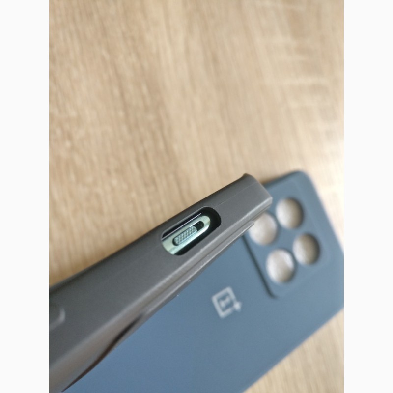 Фото 2. Чехол на OnePlus 10 Pro с лого 1+