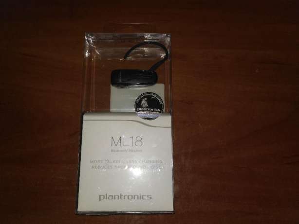 Фото 4. Продам Bluetooth-гарнитуру Plantronics ML18